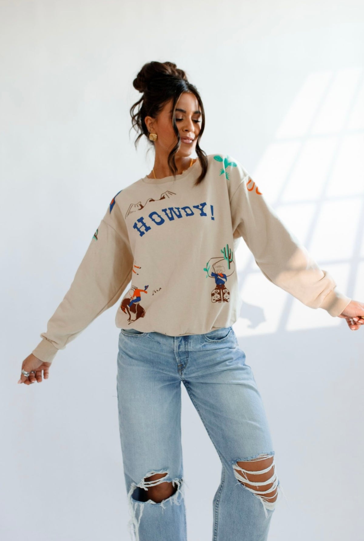 Retro Graphic Howdy Sweatshirt