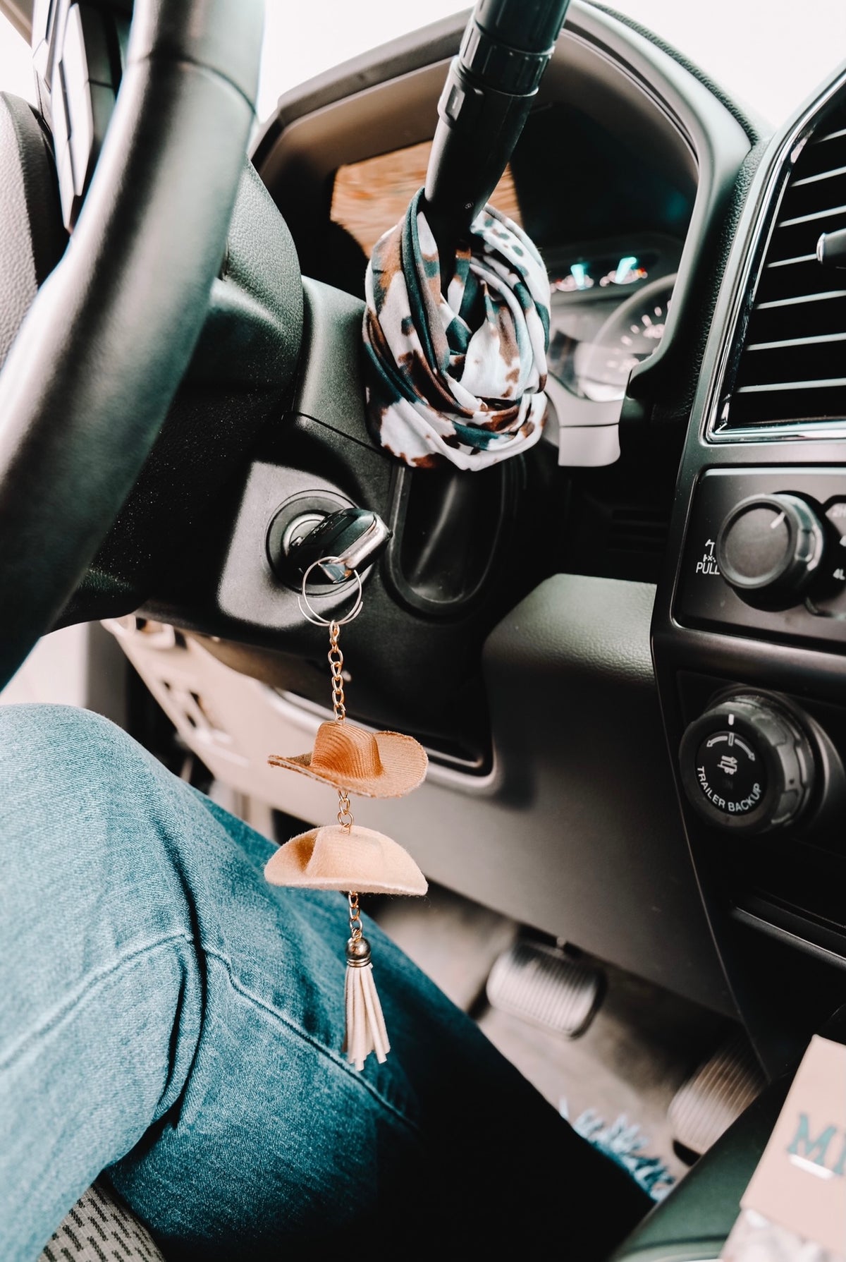 Stone &amp; Brown Cowboy Hat Keychain